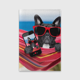 Обложка для паспорта матовая кожа с принтом бульдог в Рязани, натуральная матовая кожа | размер 19,3 х 13,7 см; прозрачные пластиковые крепления | Тематика изображения на принте: бульдог | отдых | очки | собака | телефон | черная собака