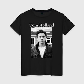 Женская футболка хлопок с принтом Tom Holland в Рязани, 100% хлопок | прямой крой, круглый вырез горловины, длина до линии бедер, слегка спущенное плечо | tom holland | актер | известная личность | мужчина | том холланд | черно белое